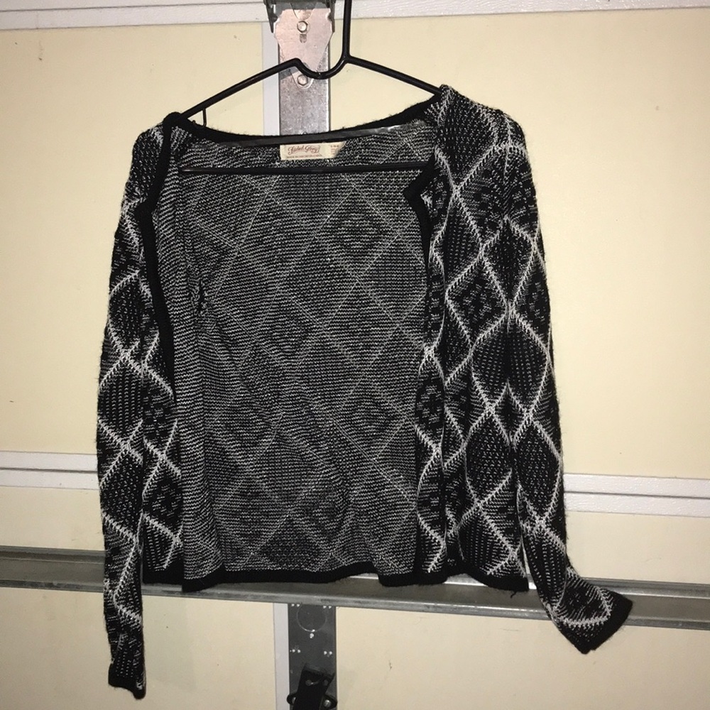 Black and white yarn sweater
